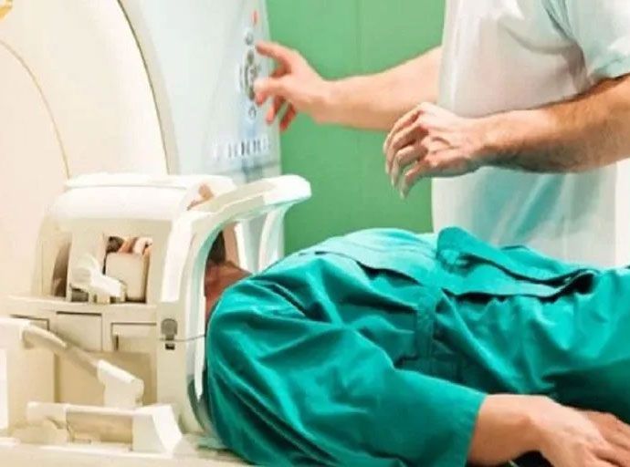 විකිරණ විද්‍යා තාක්ෂණවේදීන් ගේ වර්ජනය පැය 48කට අත්හිටුවයි