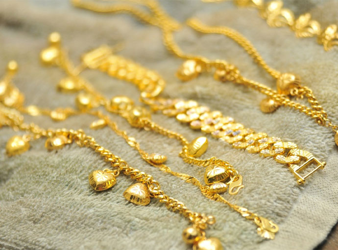 රත්‍රං මිල රුපියල් 20,000කින් පහළට