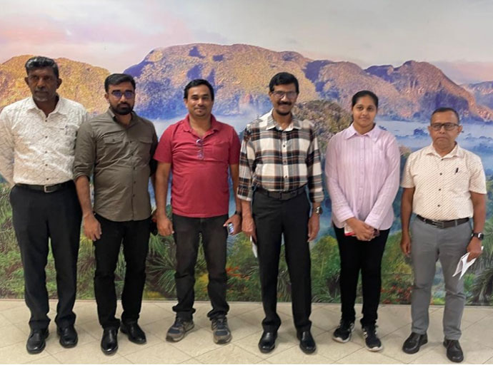 ජවිපෙ ප්‍රධාන ලේකම් ටිල්වින් සිල්වා ඇතුළු පිරිසක් ඉන්දියානු සංචාරයක