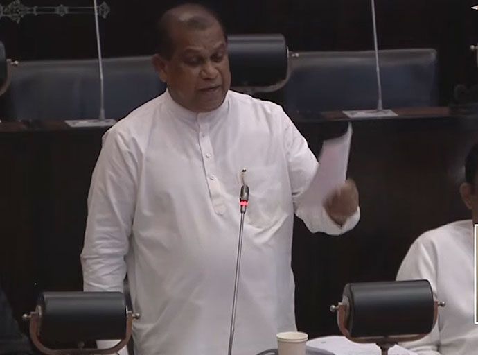 මේ රජය පිරිත් කියන හිමිවරුත් රිමාන්ඩ් කරනවා - රංජිත් මද්දුම බණ්ඩාර