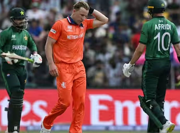 නෙදර්ලන්තයට එරෙහිව කඩුලු 3ක ජයක් පාකිස්තානයට