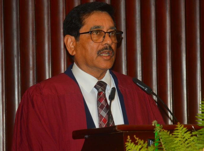 නව මහ බැංකු පනත නිසා මින් ඉදිරියට රජයේ අයවැය හිඟය පියවීමට මුදල් අච්චු ගහන්න බැහැ - මහ බැංකු අධිපති