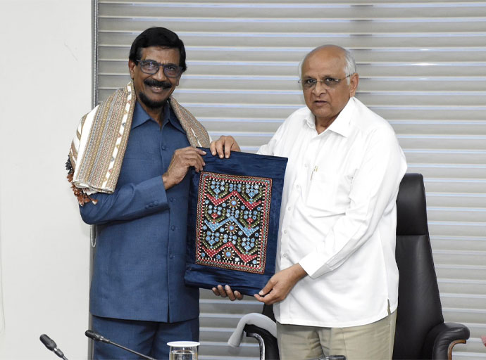 ජවිපෙ ප්‍රධාන ලේකම් සහ ඉන්දීයාවේ ගුජරාට් ප්‍රාන්තයේ මහ ඇමති අතර හමුවක්