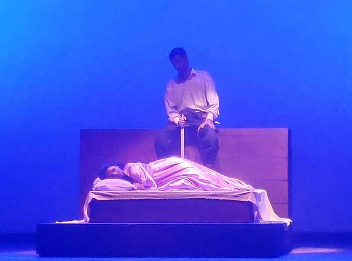 සිංහබාහු නාට්‍යයේ සිංහයා ගෙන් උපන් නිර්මාණ දෘෂ්ටිය "ඔතෙලෝ"