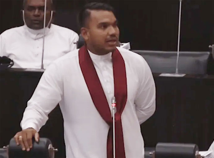 මහන්තත්තකම පැත්තක තියලා ජනතාවට වෘත්තිකයින්ට සවන් දෙන්න - නාමල් රාජපක්ෂ