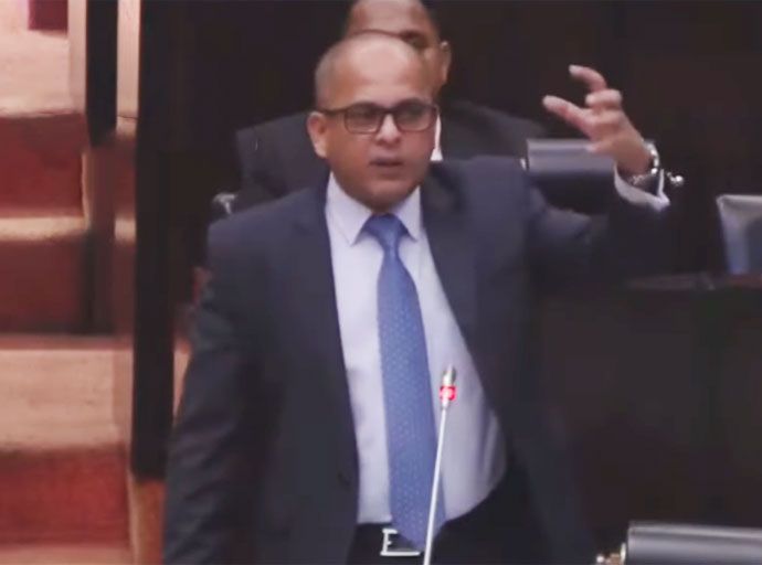 මාලිමා ආණ්ඩුවේ තක්කඩිත් හොරකම් කරනවා - එස් එම්. මරික්කාර්