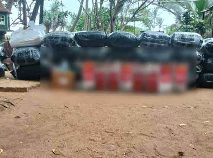 බීඩි කොළ, විදේශීය දුම්වැටි සහ නීතිවිරෝධී කෘෂි රසායනික ද්‍රව්‍ය තොගයක් වෙරළ ආරක්ෂක දෙපාර්තමේන්තු භාරයට