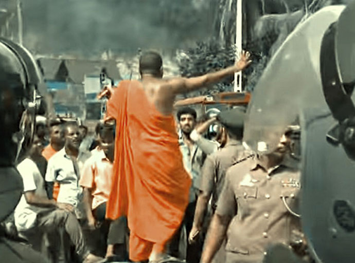 චීවරය පොරවාගත් පසුගාමී තක්කඩියෝ