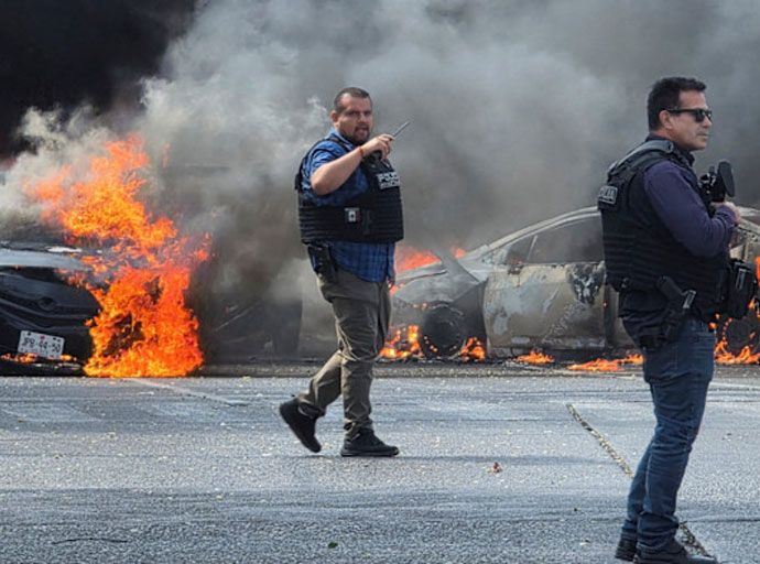 මෙක්සිකෝවේ ප්‍රබලතම මත්ද්‍රව්‍ය නායකයා මරුට; රට පුරා දරුණු ප්‍රචණ්ඩ ක්‍රියා