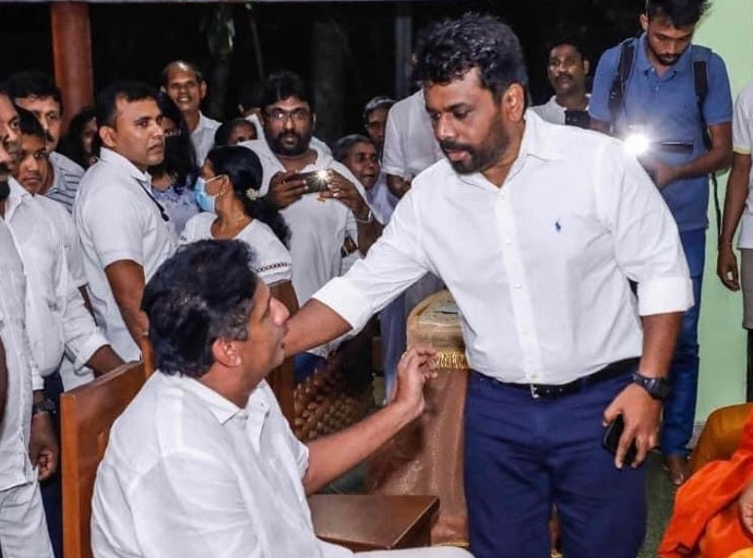 සජිත් ප්‍රේමදාස අනුර කුමාර ගේ ඉත්තෙක්...? - Ideas front වීඩියෝවක්