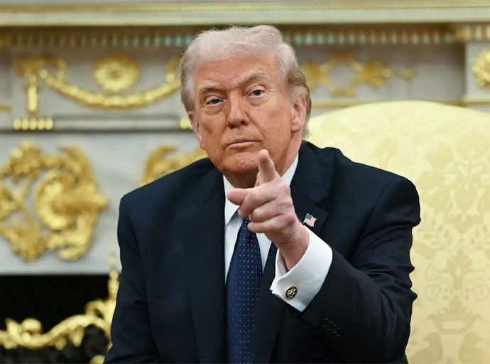 ස්පාඤ්ඤය සමඟ සියලු ගනුදෙනු නතර කිරීමට ට්‍රම්ප්ගෙන් නියෝග: බ්‍රිතාන්‍යයටත් දැඩි විවේචන