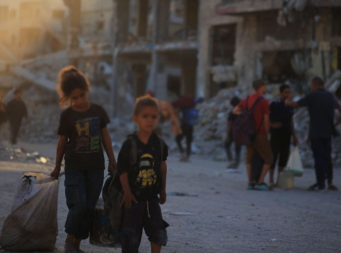 මැදපෙරදිග යුද ගින්නට මැදිවූ දරුවෝ