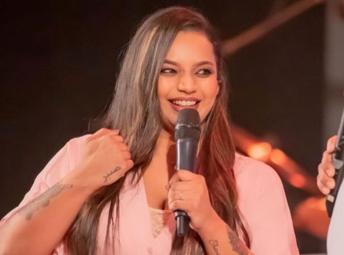 මම සෑහෙන්න ආදරේ හොයපු කෙනෙක් - Kavindya Adikari