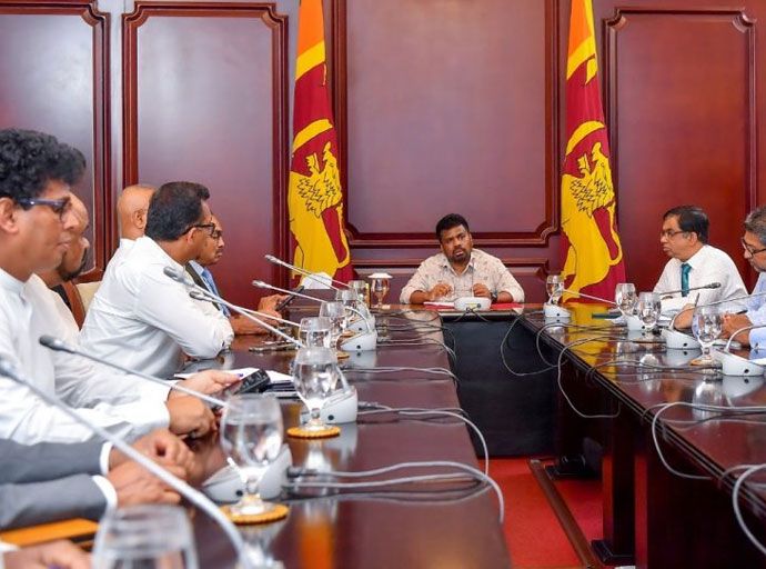 ‘ඉන්ධන පිරිමැසීම පිළිබඳ සෑම අමාත්‍යංශයකටම ප්‍රායෝගික වැඩපිළිවෙළක් තිබිය යුතුයි’ – ජනපති