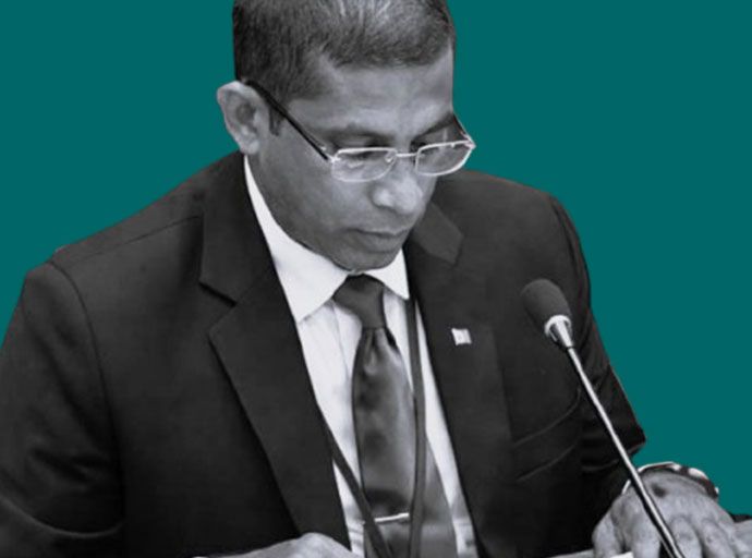 සුරේෂ් සලේ නම් දැවැන්ත මිථ්‍යා ප්‍රබන්ධය 02; සුරේෂ් සලේ ළමා සොල්දාදුවෙක් ද...?