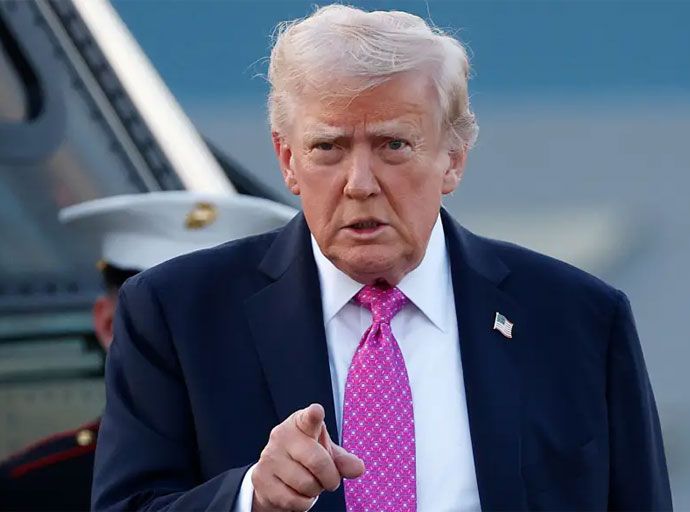 ට්‍රම්ප් දින පහකට පසු බසියි (වීඩියෝ)