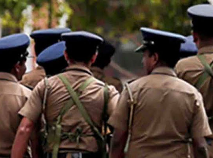 පොලිස් නිලධාරීන්ට මසකට දින තුනක නිවාඩුක්