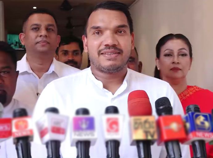 බ්‍රික්ස් සමුළුවට ආරාධනා කළ වෙලාවෙ ජනාධිපති ගියා නම් මීට කලින් තෙල් ගන්න තිබ්බා -නාමල් රාජපක්ෂ