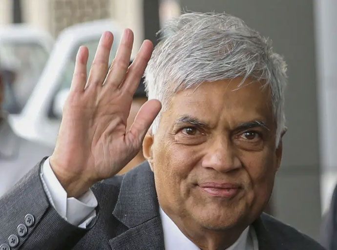 රනිල් කොලම - ඉදිරි දින දහය ඇතුළත රනිල් නැවත ලංකාවට