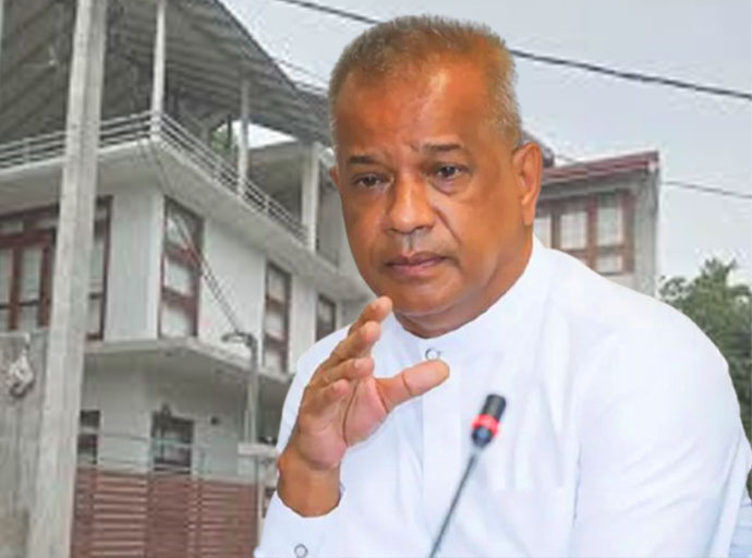 ලාල් ගෙ ගේ ලොකු ද...?