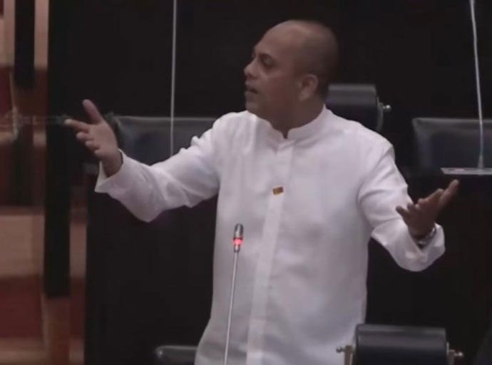 ශ්‍රී ලංකන් සභාපති හදිසියේ ඉවත් වුණු හේතුව කියන්න - මන්ත්‍රී මරික්කාර් පාර්ලිමේන්තුවේ දී විමසයි!