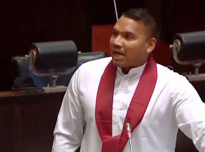 ගල් අඟුරු ගේනකොට කාපු නැති අය ගල් අඟුරු ගෙනාවට පස්සෙ හොඳට කාපු බව පේනවා - නාමල් රාජපක්ෂ