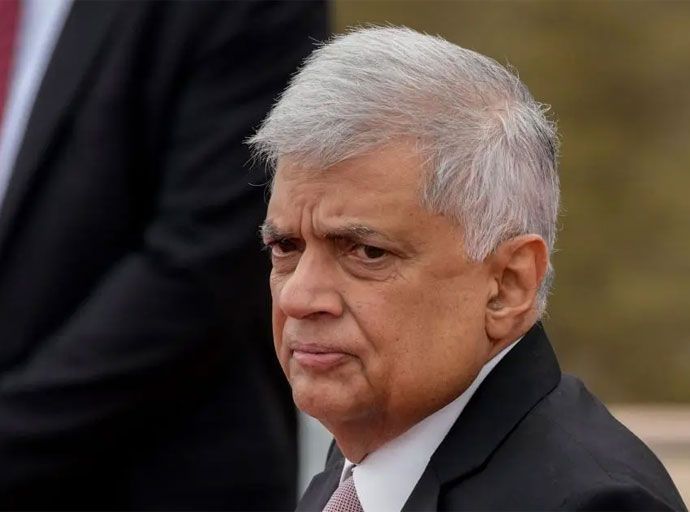 රනිල් කොලම - රනිල් සුවසේ නැවත දිවයිනට