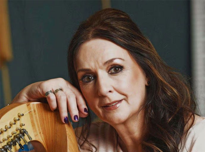කෙල්ටික් සංගීතයේ මන්ත්‍රකාරිය, 'Clannad' හඬ Moya Brennan අභාවප්‍රාප්ත වෙයි