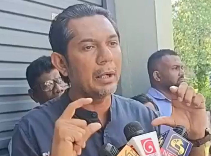 මාලිමා නියෝජිතයින් සියලු දෙනා ඉවත් වී භාරකාර ආණ්ඩුවක් පත්කරන්න - සුගීස්වර බණ්ඩාර