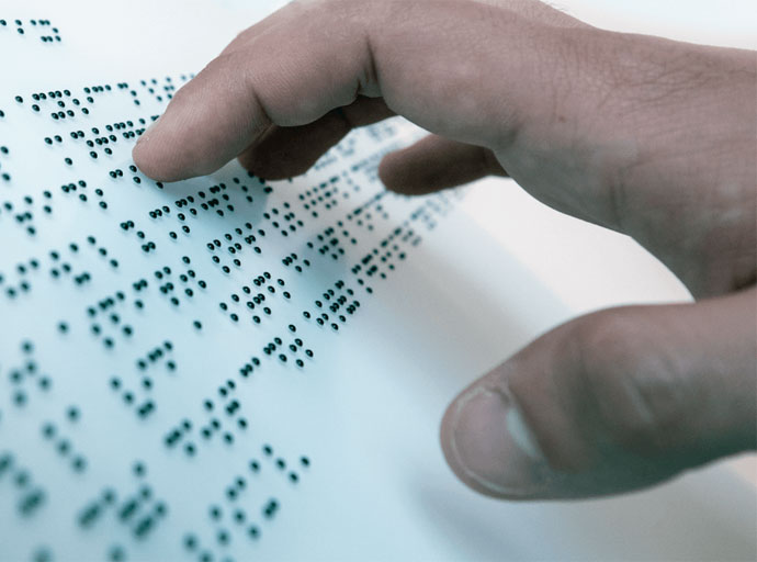 අන්ධභාවයට තිත; ත්‍රිමාණ තාක්ෂණයෙන් මැවූ විස්මිත කෘතිම අක්ෂි කාචයක්