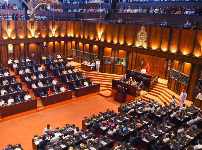 මැතිසබේ ලොකු පුටු මාරුවක් අල්ලස් කොමිසමෙන් නවත්වයි