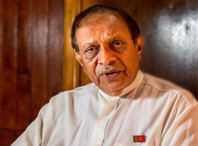 මත් ද්‍රව්‍ය සිද්ධියට සම්බන්ධ භික්ෂූන්ට තරාතිරම නොබලා නීතිය ක්‍රියාත්මක කරන්න - කරු ජයසූරිය