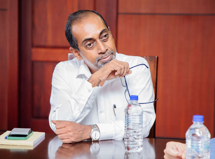 හිනිදුම සුනිල් සෙනවිට තමාව අහිමි වීම