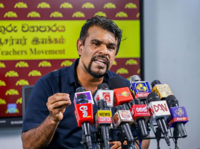 වත්මන් රජය වැඩ කරනවා වෙනුවට පුවත් මවන රජයක් බවට පත්වෙලා - සඳුන් බෝදරගම