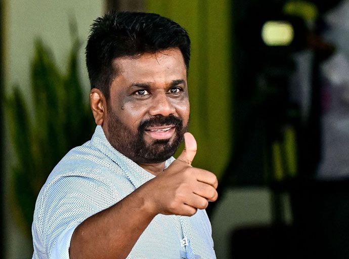 වම, මැද, දකුණ යා කළ ඒ අපුරු කතාව