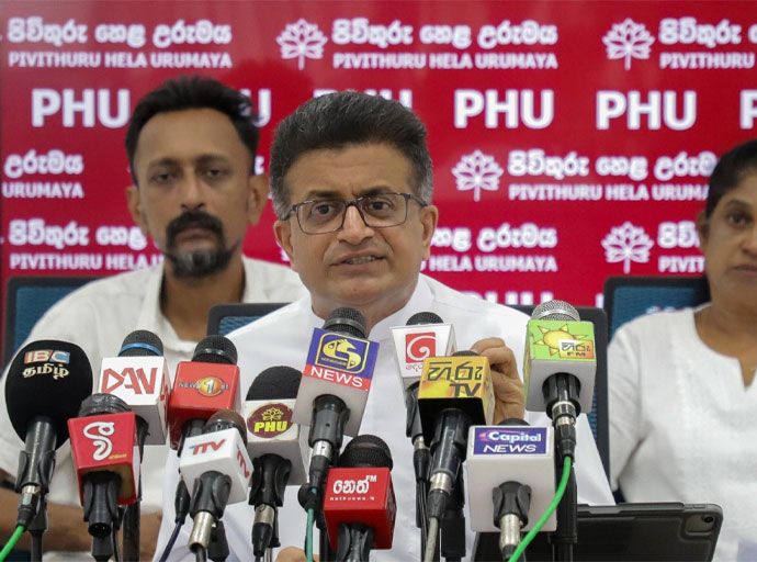 රංග නිශාන්තගේ මරණය වගේ ම මරණ පරීක්ෂණයත් සැක සහිතයි; මරණය සැක සහිත බවට රංග නිශාන්ත ගේ බිරිඳ කියයි