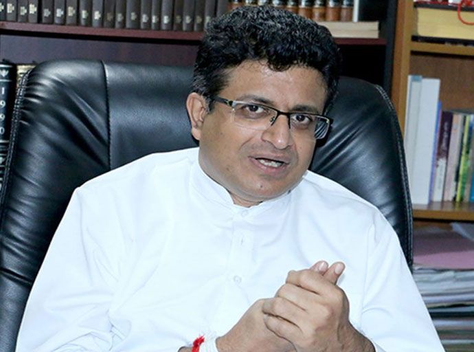 බහාලුම් 323ක් පරීක්ෂා නොකර නිදහස් කිරීම පිළිබඳ කියන්න ගම්මන්පිල පාර්ලිමේන්තුවට