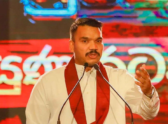 කාට මොනව කළත් ආණ්ඩුවෙ වංචා වහන්න නම් ලැබෙන්නෙ නැහැ – නාමල් රාජපක්ෂ