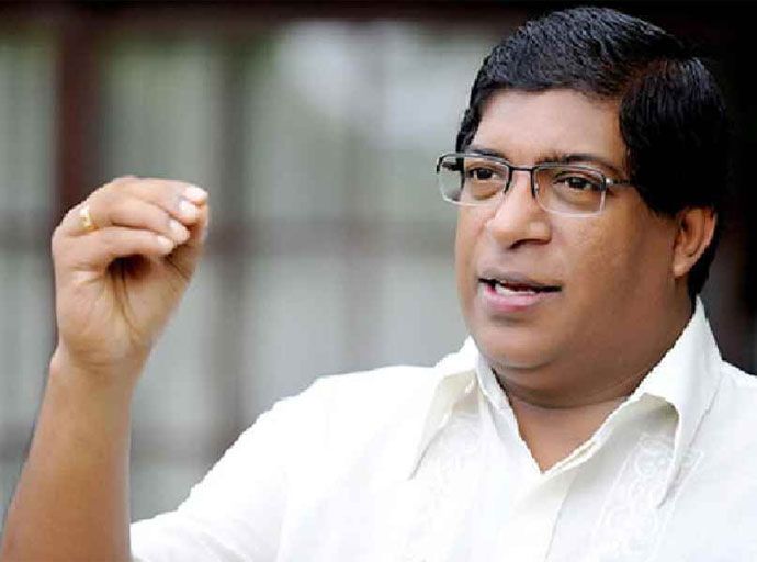 රවී කරුණානායකට හිමි රක්ෂණය එපා කියයි; එය දිට්වා අරමුදලට පරිත්‍යාග කරයි