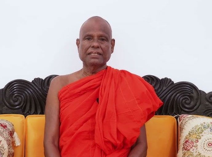 පල්ලේගම හේමරතන හිමි, පෞද්ගලික රෝලක සිටිය දී අත්අඩංගුවට