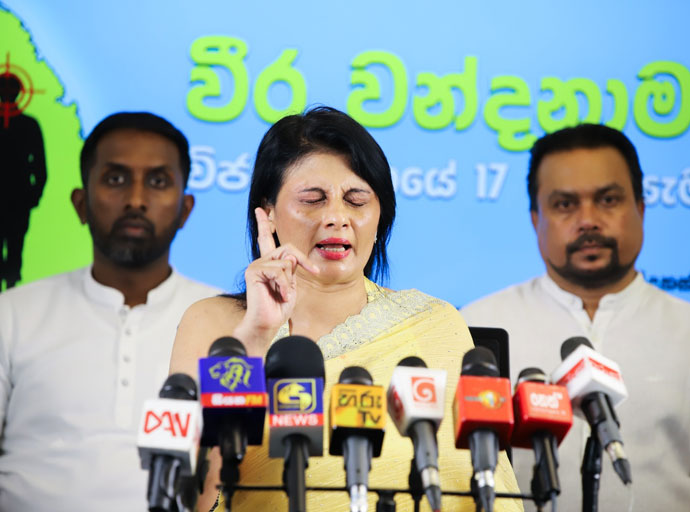 මගේ සර්වාංගයේ ම තවමත් බෝම්බ කෑලි තියෙනවා - සම්මානිත මෝස්තර නිර්මාණ ශිල්පිනී ආශ්චර්යා ජයකොඩි