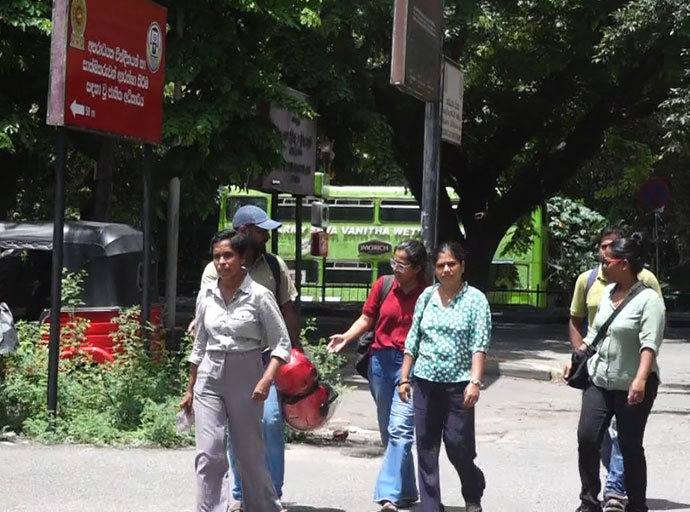 නිදහස උදෙසා කාන්තාවෝ දිලුම්ට එරෙහිව පැමිණිලි කරති