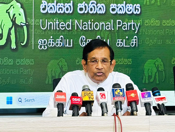 මාලිමාවට ජනතාව ඡන්දය දුන්නෙ හිටපු හොරු අල්ලලා මාලිමාවෙ අයට හොරකම් කරන්න ද...? - රාජිත සේනාරත්න