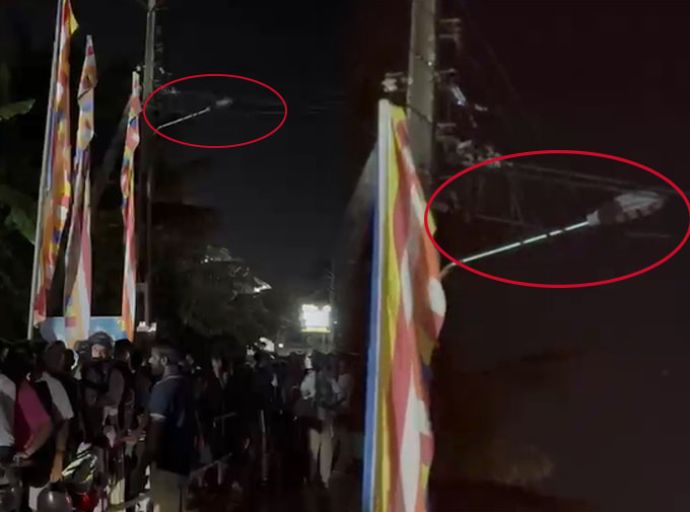අනුරාධපුර නගර සභාව, දුමින්ද ගේ දුන්තෙල් බත් දන්සල ආසන්නයෙහි විදි ලාම්පු නිවලා