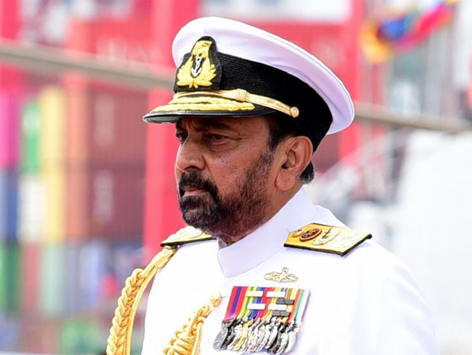 හිටපු නාවික හමුදාපති වසන්ත කරන්නාගොඩ අල්ලස් කොමිසමේ අත්අඩංගුවට