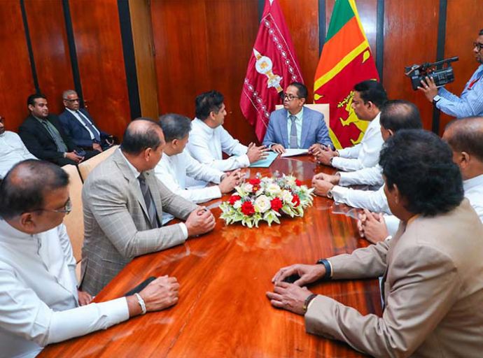 සජිත් ප්‍රේමදාස ඇතුළු  විපක්ෂයේ මන්ත්‍රීවරු, මීගමුව බන්ධනාගාරය තුළ සිදු වූ සිද්ධිය පිළිබඳව පාර්ලිමේන්තු විවාදයක් ඉල්ලති