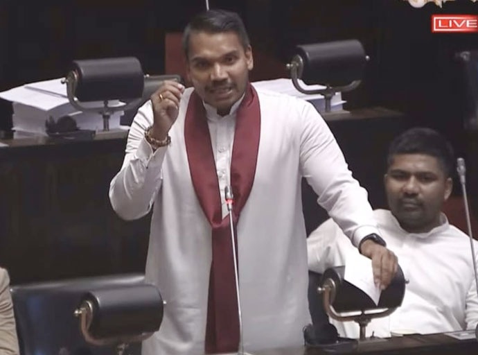 'මම වගකීම භාරගන්නවා මං ඒක පස්සෙ බලාගන්නම්' යැයි පවසා ඇඟ බේරාගන්න බැහැ - නාමල් රාජපක්ෂ