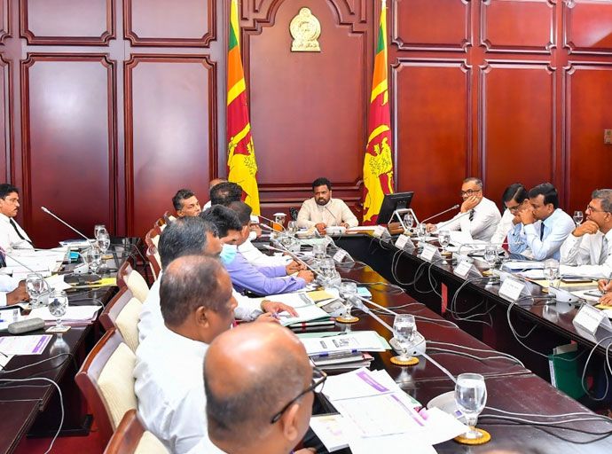 නිවාස, ඉදිකිරීම් සහ ජල සම්පාදන අමාත්‍යාංශයට අදාළ ප්‍රගති සමාලෝචනයක්