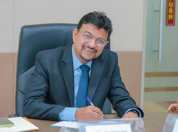 පුද්ගලික අංශයේ අවම ජාතික වැටුප රුපියල් 30,000ක් නොගෙවන ආයතන පිළිබඳ රජය විමසිල්ලෙන්