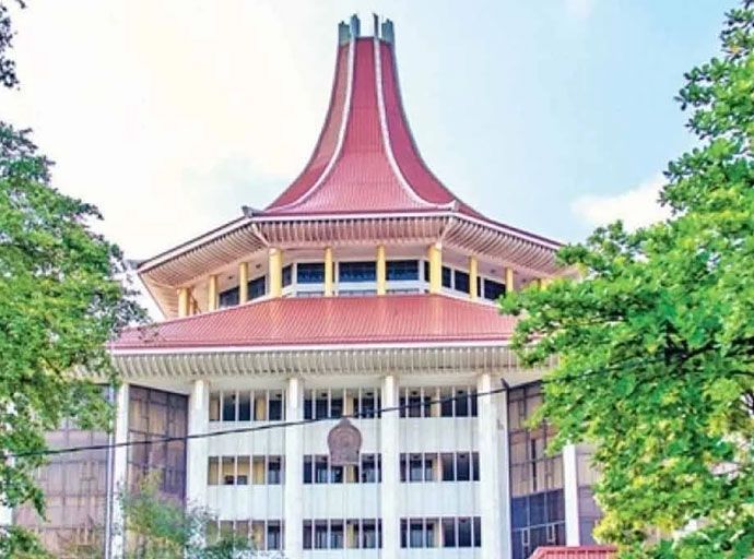 ලිංගිකත්වය වෙනස් කර ගැනීම සඳහා අවසර දීමට එරෙහි පෙත්සම නිෂ්ප්‍රභ කරයි